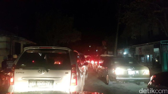 Garut-Bandung Macet, 30 Menit Cuma 50 Meter