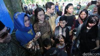 Sesibuk apapun, keluarga selalu menyempatkan mengunjungi makam Jupe. (Foto: Keluarga Jupe (Hanif/detikHOT)