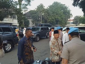 Kapolri Tito Karnavian Salat Idul Fitri di Masjid Mabes Polri