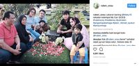 Buktikan Tak Lupa, Ruben Onsu Kunjungi Makam Olga Syahputra