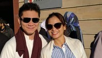 Acha Septriasa dan suami juga tak mau ketinggalan merayakan lebaran. (Foto: Acha Septriasa (Instagram Acha Septriasa)
