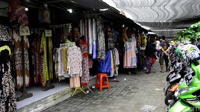Pemudik Lewat Tol, Omset Pedagang Batik Pekalongan Turun