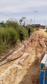 Foto: Perjuangan Listriki Desa di Pedalaman Kalimantan 