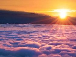 Potret Keren Perkampungan di Atas Awan