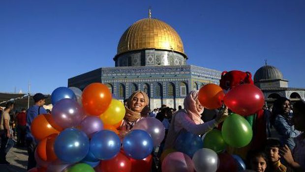Tradisi Lepas Balon di Idul Fitri: dari Yerusalem hingga Jateng