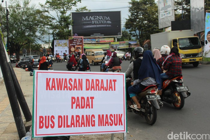 Lebaran 2017, Kendaraan Berombongan Menuju Tempat Wisata Garut