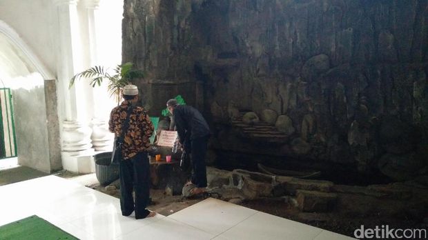  Makam Mbah Priuk, Senin (26/6/2017)