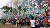 Mural jadi lokasi favorit untuk berfoto di RPTRA Kalijodo. (Nur Indah/cetikcom)