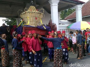 Meriahnya Rayahan Gunungan Grebeg Syawal Keraton Yogyakarta