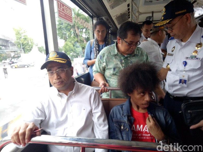 Cek Aplikasi Transportasi Publik, Menhub Naik KRL hingga Metromini Cek Aplikasi Transportasi Publik, Menhub Naik KRL hingga Metromini