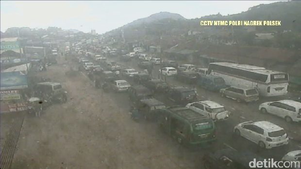 Traffic Update: Macet di Nagreg dan Gadog Arah Puncak