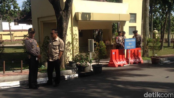 Komisi III DPR Kunjungi Pos Polda Sumut yang Diserang Teroris