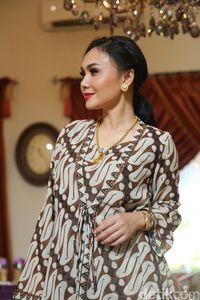 660 Model Baju Batik Yuni Shara Gratis