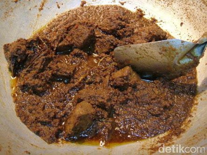 Menyimpan Sisa Rendang