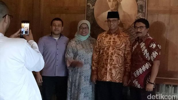 Anies Gelar Open House, Warga Antre Salaman