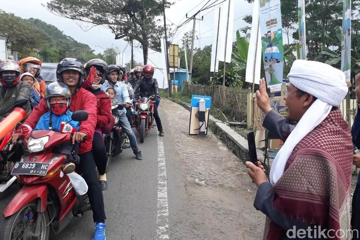 Sapa Warga di Nagreg, Aa Gym: Semoga Selamat dan Tetap Berzikir
