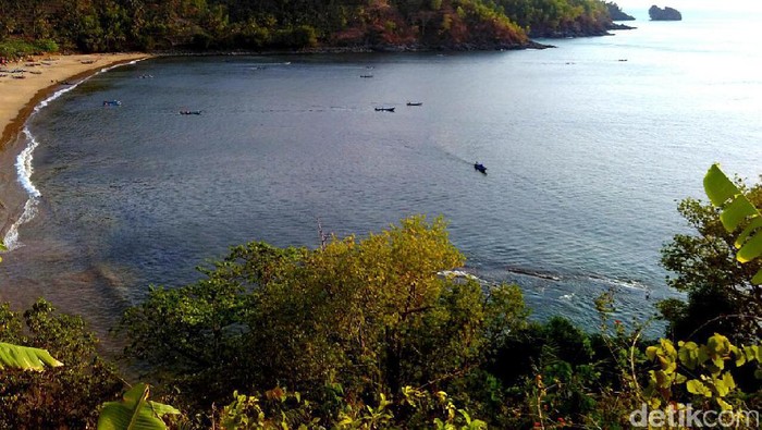 Pantai-pantai di Trenggalek