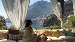 Gaya Liburan Luna Maya di Italia