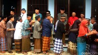 Menurut imam Masjid Jami Baitussalam, dasar perhitungan penentuan tanggal Penganut Islam Aboge biasa menggunakan perhitungan hari atau tanggal yang digunakan para wali sejak abad ke-14 dan disebarluaskan di wilayah Banyumas oleh ulama Raden Rasid Sayid Kuning dari Pajang.