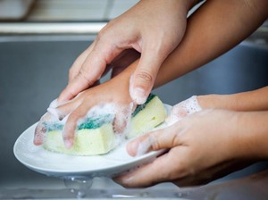 Ibu-ibu yang Benci Kotor Apakah Pasti Alami OCD?