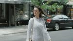 Raline Shah Tampil Sensual di Jalanan Kota New York