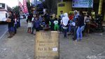 Pemudik di Nagreg Dihibur Pengamen Jalanan
