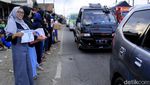 Pemudik di Nagreg Dihibur Pengamen Jalanan