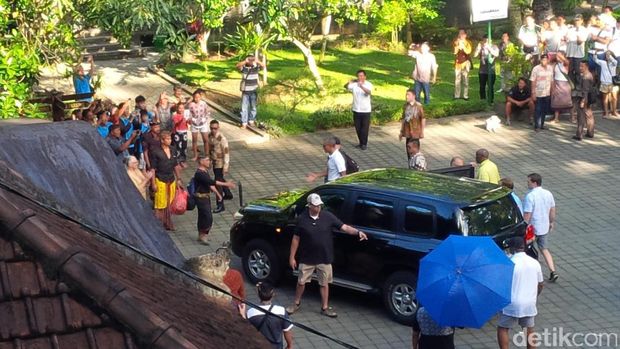 Obama Kunjungi Pura Tirta Empul di Gianyar Selama 30 Menit