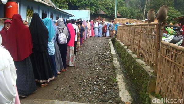 Jamaah Islam Aboge di Banyumas Salat Idul Fitri Hari Ini