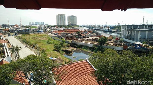 Menara Pandang Syahbandar Penjaringan Pikat Bule dan Warga Jakarta