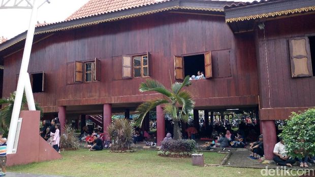 Dikunjungi 28 Ribu Pengunjung, Hampir Semua Wahana TMII Penuh