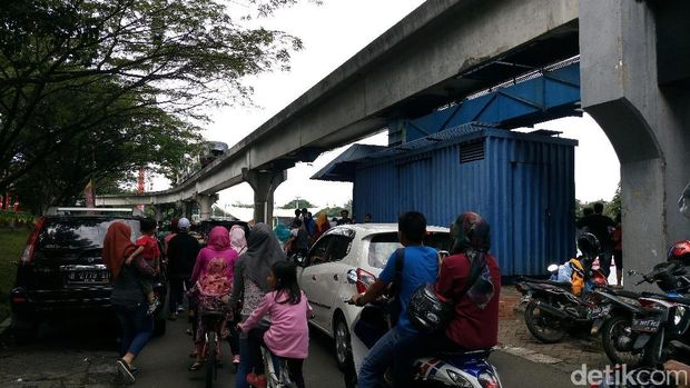 Siang Ini, 28 Ribu Pengunjung Padati TMII 