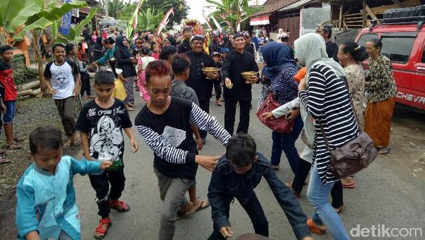 Mudik ke Banyuwangi, Menpar Ikuti Ritual Adat Barong Ider Bumi