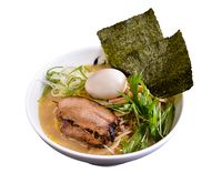 Serunya Makan Ramen Dilayani Chef Berkostum Samurai!