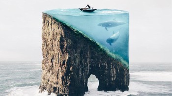 Video klip Up and Up memang keren, menggabungkan berbagai video dan foto sehingga berhasil menyajikan gambaran dunia paralel yang keren dan memukau. Foto: Instagram @hey.luisa