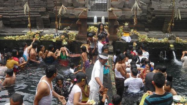 Pura Tirta Empul di Bali