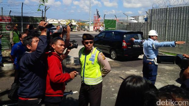 Tiba di Base Ops Ngurah Rai, Obama dan Keluarga Menuju Yogyakarta