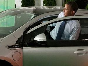 Kisah Barack Obama yang Bandel Nyetir Mobil Sendiri