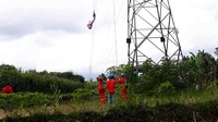 Selain menyebabkan terjadinya pemadaman listrik, balon tersebut juga menggangu penerbangan pesawat terbang. Bahkan, Pemda sudah mengeluarkan surat larangan untuk bermain balon udara tersebut. Dok, PLN.