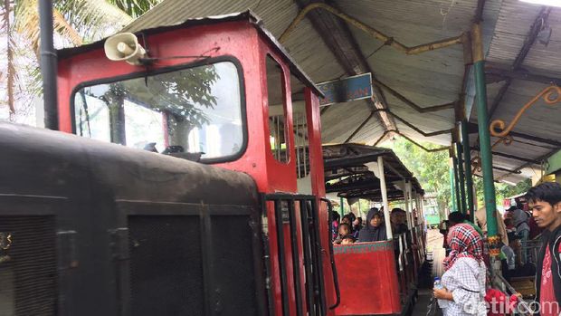 Odong-odong  di arena wisata bekas rumah bos pabrik gula Belanda