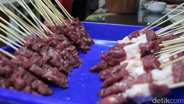 Saran Pakar Agar Kolesterol Tak Melonjak Saat Menyantap Sate Kambing