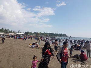 Pandemi Corona Buat Pariwisata Anyer dan Carita Terpukul Dua Kali