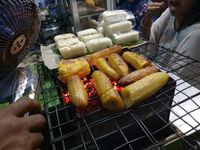 Macet di Lembang, Enaknya Mampir Dulu Makan Colenak dan Ketan Bakar