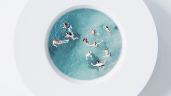 Dalam dua tahun terakhir, saya membuat berbagai gambar surreal dengan menggabungkan objek tak terduga dengan foto sungguhan, sebutnya. Foto: Instagram @hey.luisa