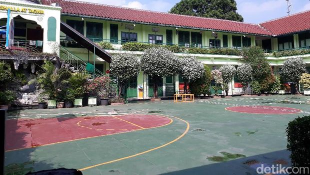 SDN 01 Menteng, tempat Obama sekolah. 