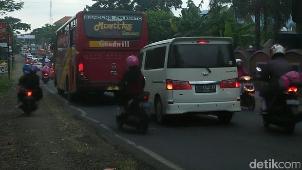 Didominasi Mobil Pribadi Arus Balik, Jalur Purwokerto-Tegal Padat