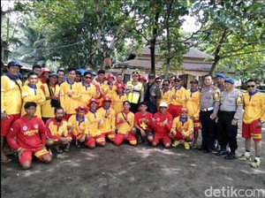 Mengenal Penjaga Pantai di Sukabumi, yang Hanya Dibayar Rp 8 Ribu Sehari