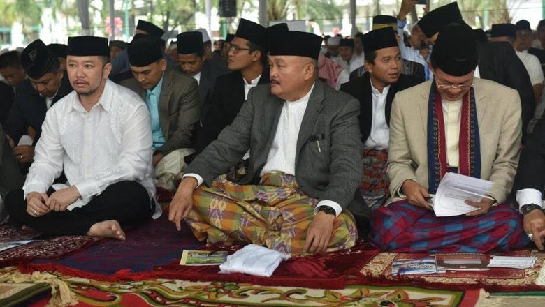 Gubernur Alex Minta Wali Kota Palembang Kerja Keras untuk Asian Games Gubernur Alex Minta Wali Kota Palembang Kerja Keras untuk Asian Games