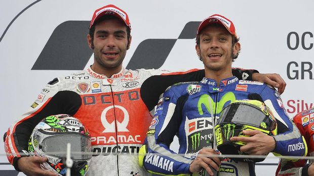 Danilo Petrucci menyebut Valentino Rossi sebagai salah satu lawan terberatnya.