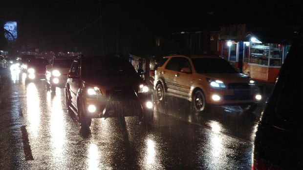  Pemberlakuan one way Puncak arah Jakarta, Rabu (28/6/2017)